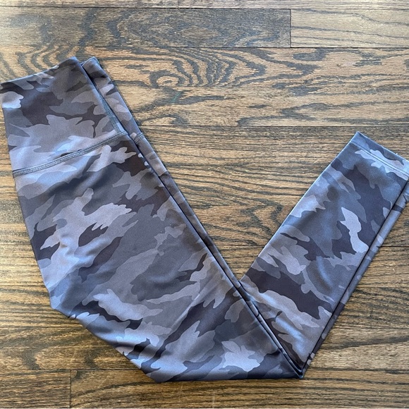 Beyond Yoga - Lux Gray Camo Leggings - Picture 3 of 4